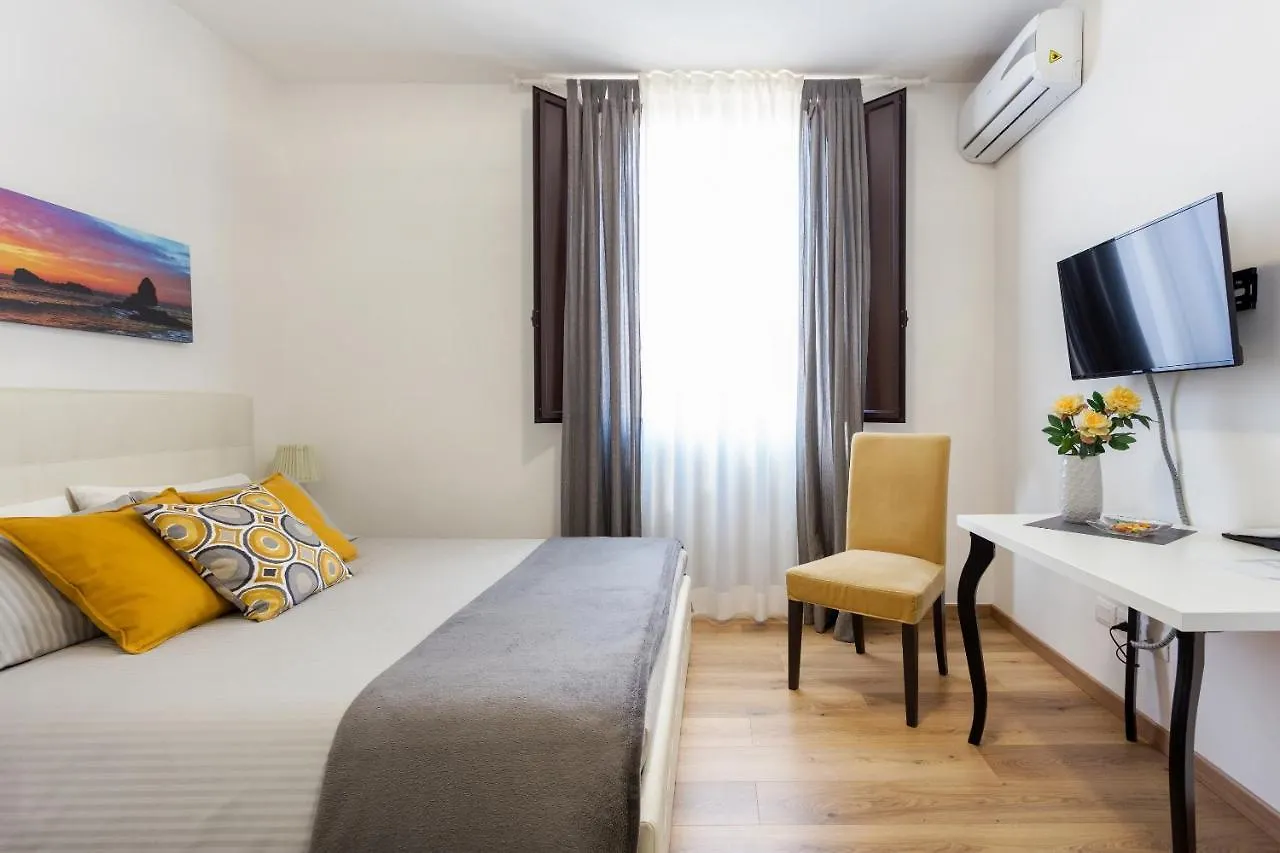 Centre Apartment Grotte Bianche كاتانيا